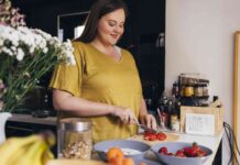 11 фруктів з низьким вмістом цукру, згідно з дієтологом