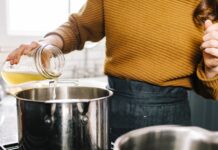 Перетворіть залишки святкової індички: як приготувати живильний кістковий бульйон