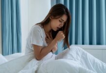 Чому ви кашляєте вночі (і як його зупинити)