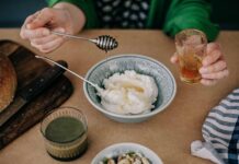 Мед та Йогурт: Нові Дослідження Підтверджують Підтримку Пробіотиків