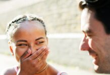 Разоблачение оговорки по Фрейду: почему мы ошибаемся в словах и что это значит на самом деле