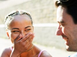 Разоблачение оговорки по Фрейду: почему мы ошибаемся в словах и что это значит на самом деле