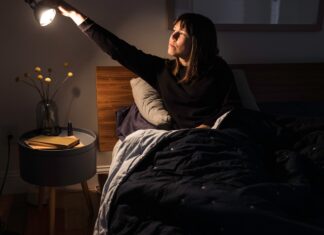 Więcej niż tylko sen: dlaczego konsekwentna rutyna jest niezbędna dla zdrowia oczu